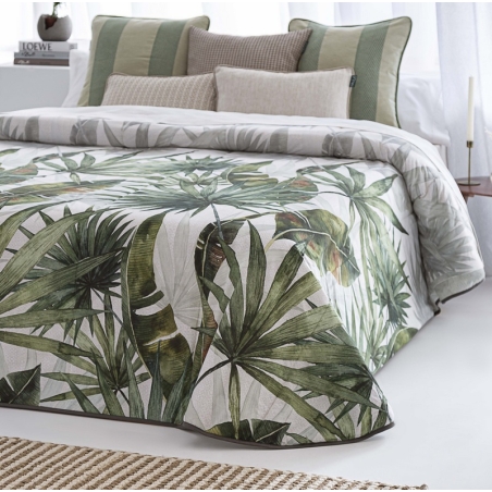 Colcha de verano moderna con ligero relleno ARENALES dibujo de palmeras