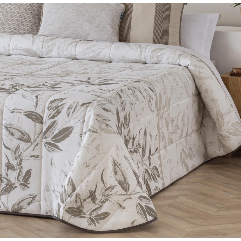 Colcha de estilo floral para cama ZAMORA color beige