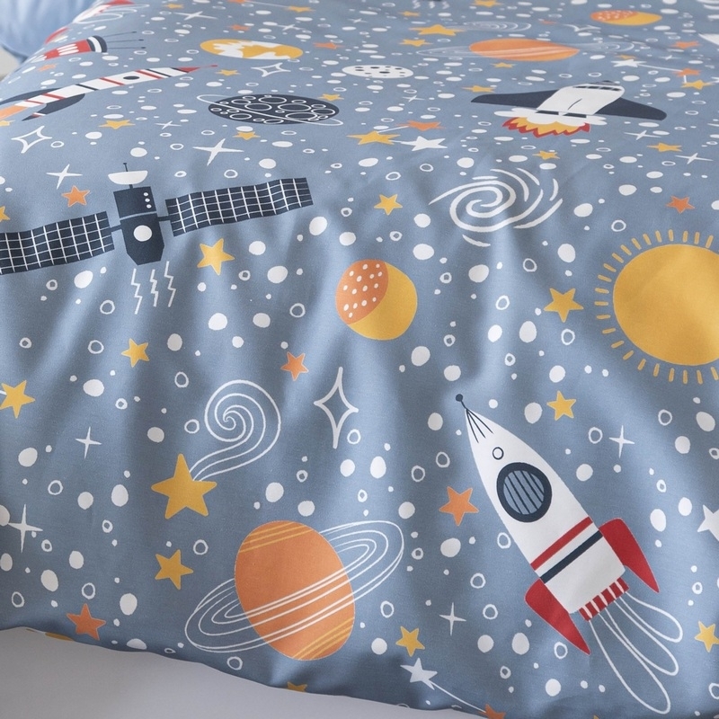 Saco nórdico cama 90 con relleno ORION dibujo estrellas y planetas
